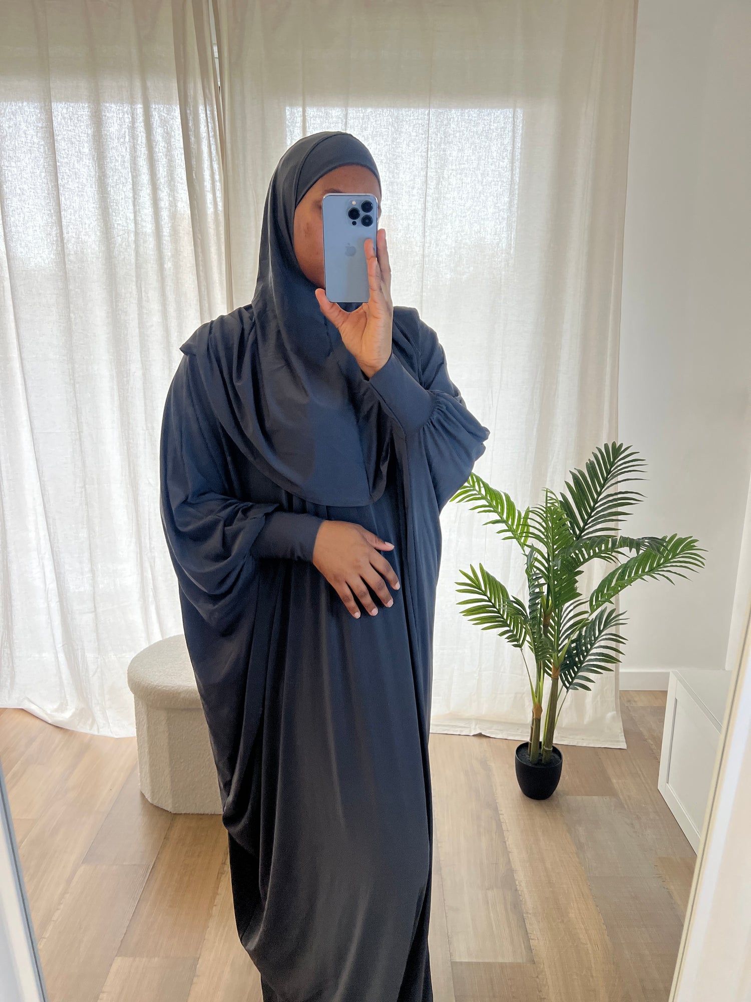 TENUE DE PRIÈRE